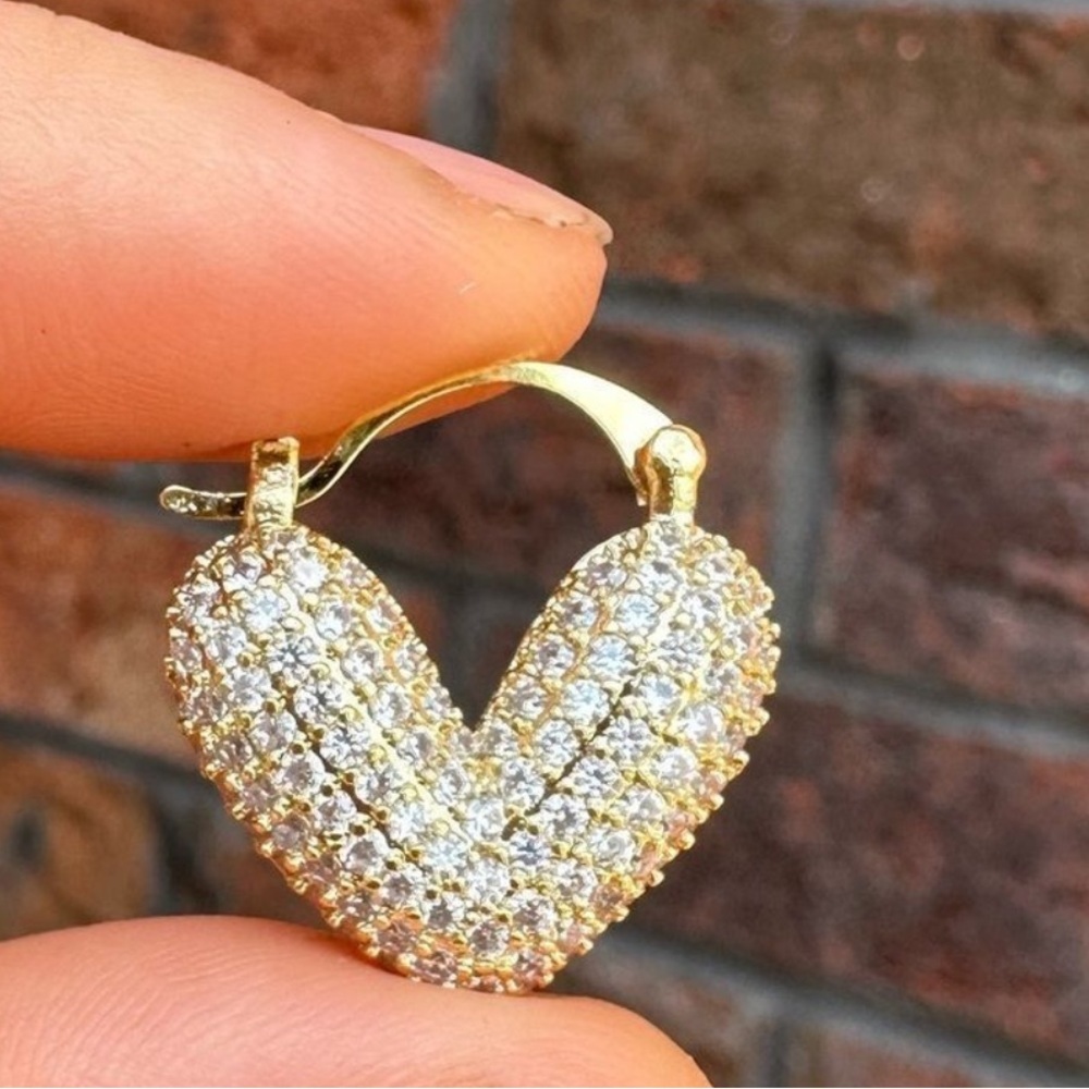 Heart 18K Gold Stainless Steel Waterproof Earring - Picture 10 of 12